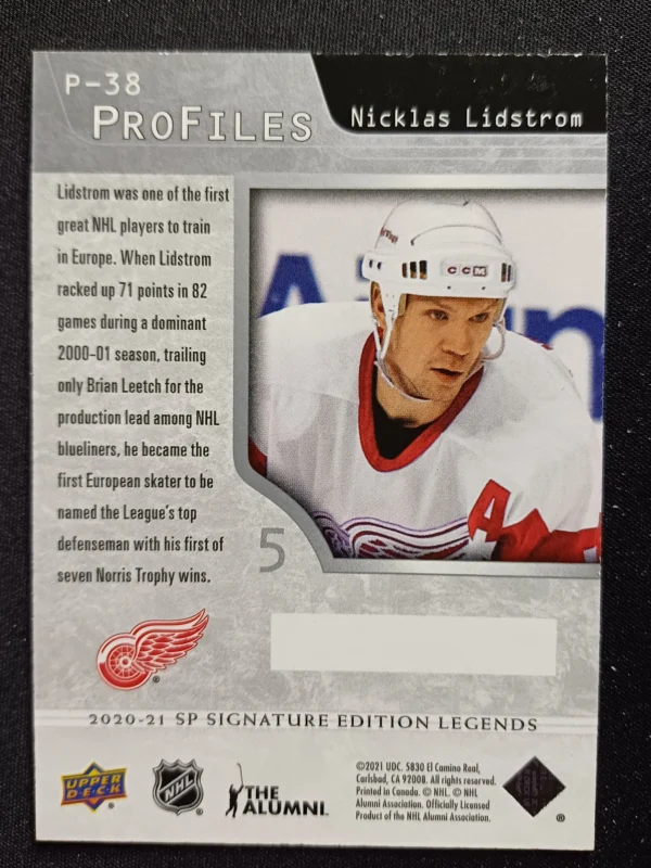 2020/2021 Upper Deck SP Signature Editions Legends ProFiles P-38 Nicklas Lidstrom Inzert - Image 2