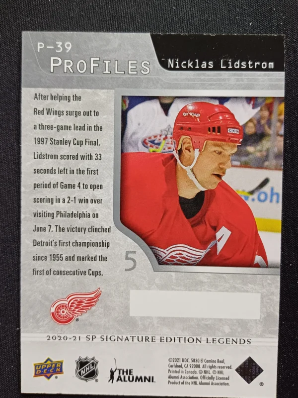 2020/2021 Upper Deck SP Signature Editions Legends ProFiles P-39 Nicklas Lidstrom Inzert - Image 2