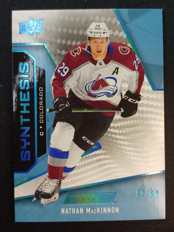 2019/2020 Upper Deck Engrained Synthesis Blue S13 Nathan MacKinnon Inzert | Paralel 42/50