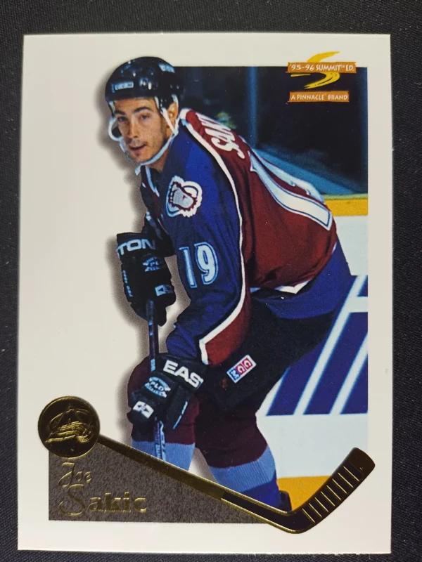 1995/1996 Pinnacle Summit Base 61 Joe Sakic