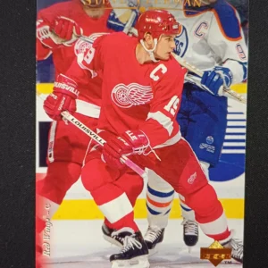 1995/1996 Upper Deck Series 1 Base 113 Steve Yzerman