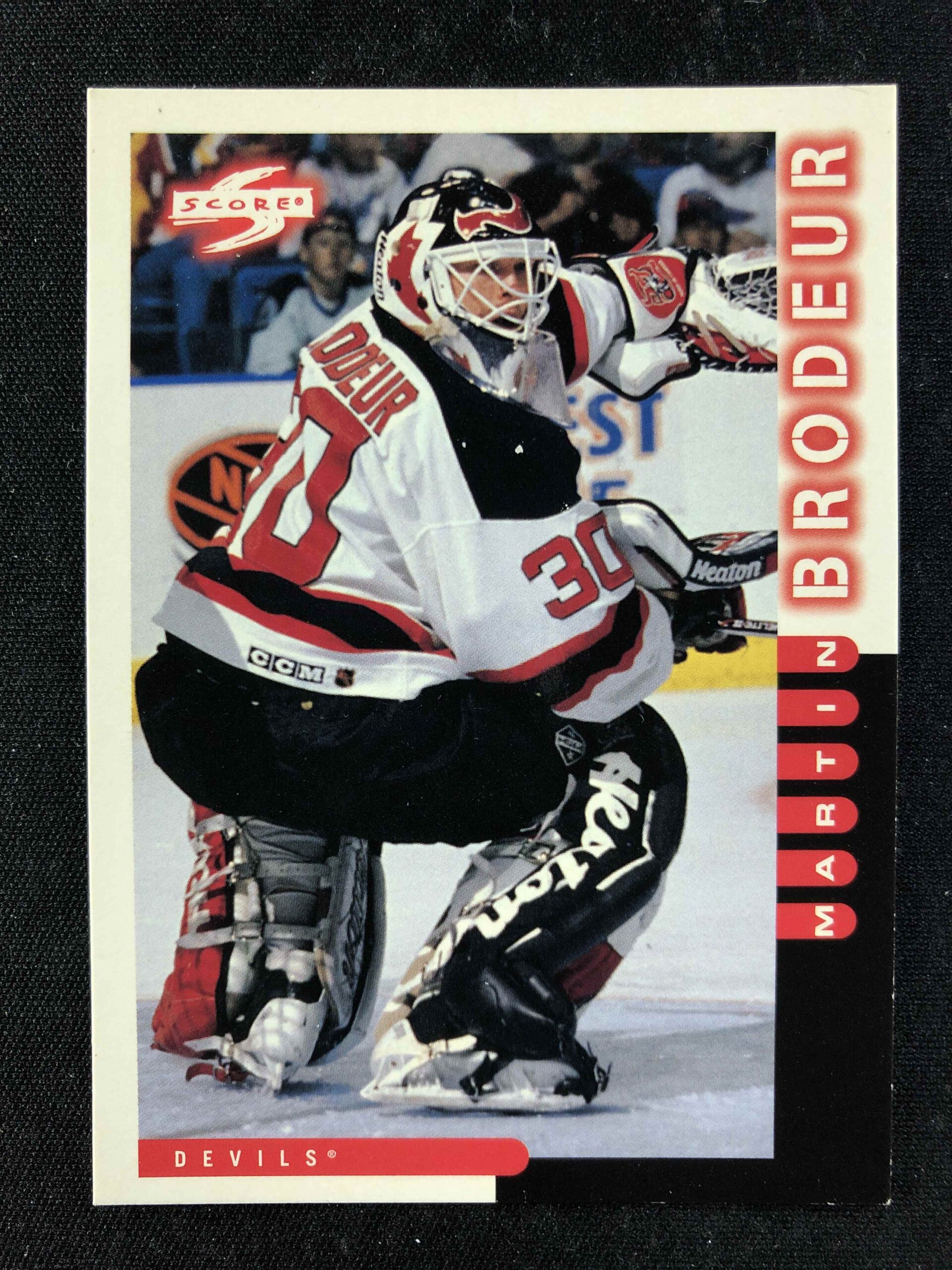 1997/1998 Pinnacle Score Base 30 Martin Brodeur