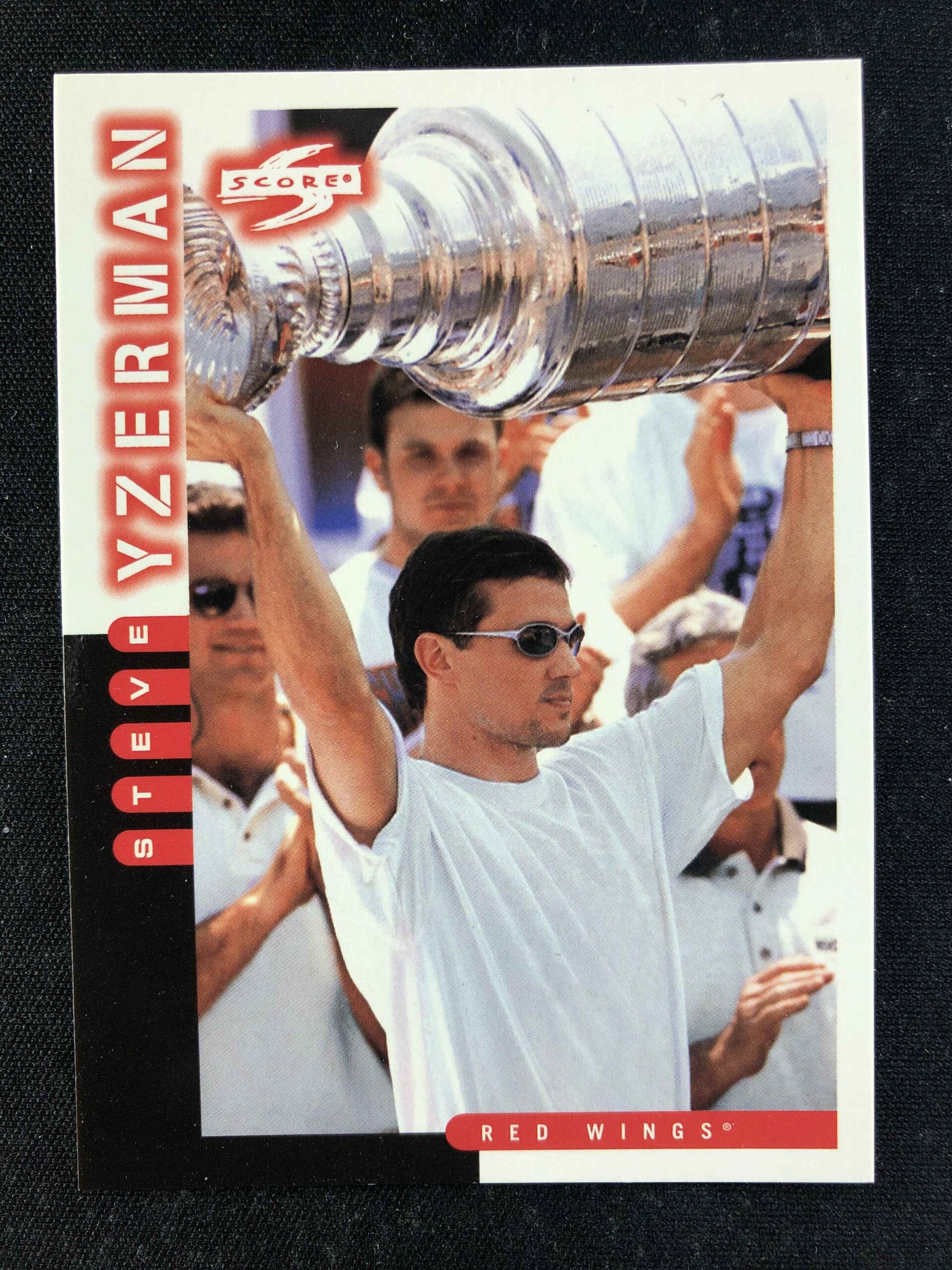 1997/1998 Pinnacle Score Base 86 Steve Yzerman