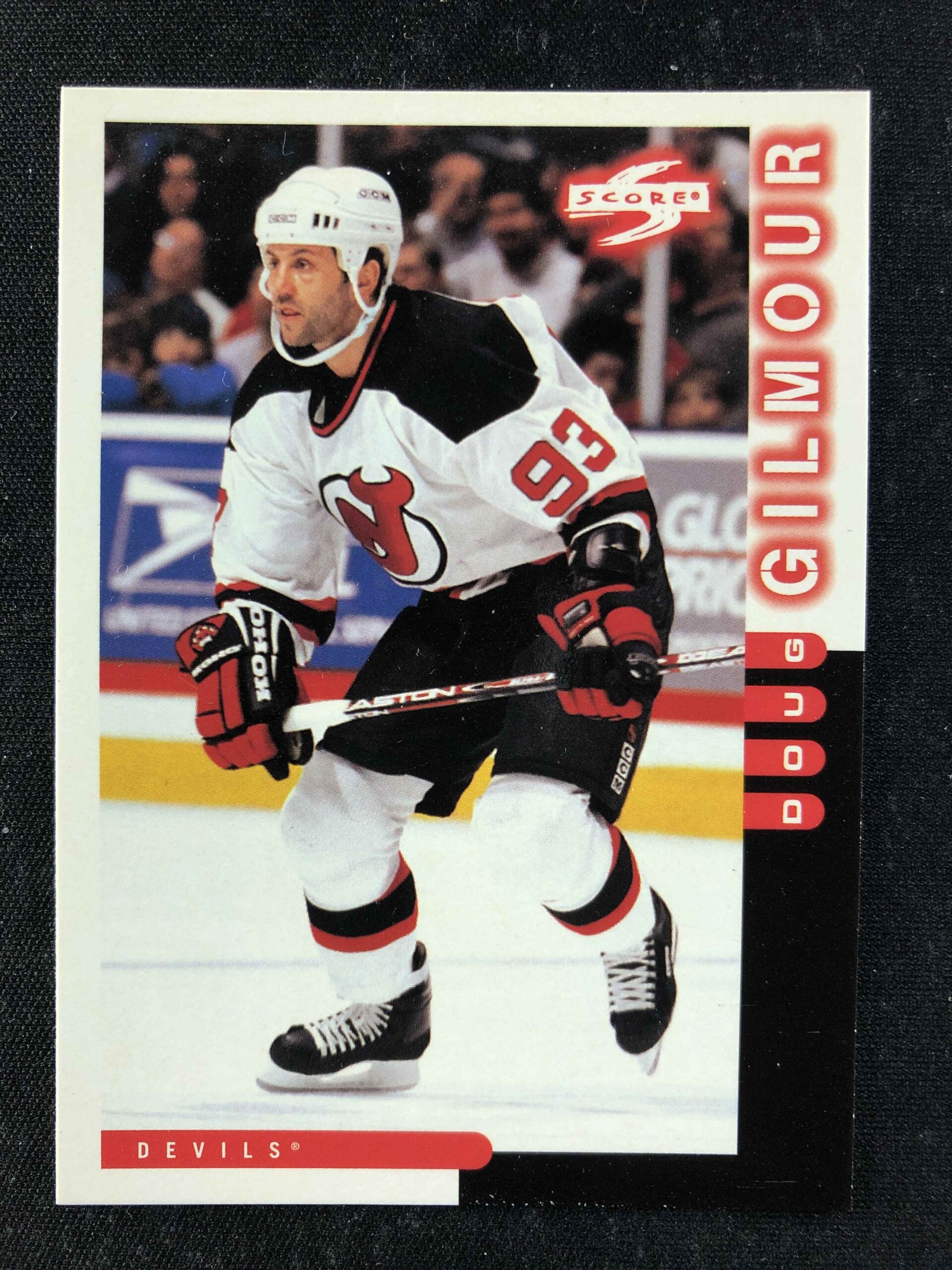 1997/1998 Pinnacle Score Base 93 Doug Gilmour