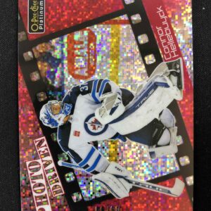 2023/2024 Upper Deck OPC Platinum Photo Driven Red Pixel PD-10 Connor Hellebuyck Inzert 69/85