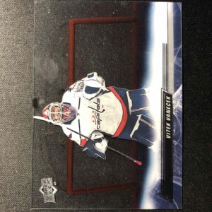 2022/2023 Upper Deck Series 1 Clear Cut 192 Vitek Vanecek Paralel