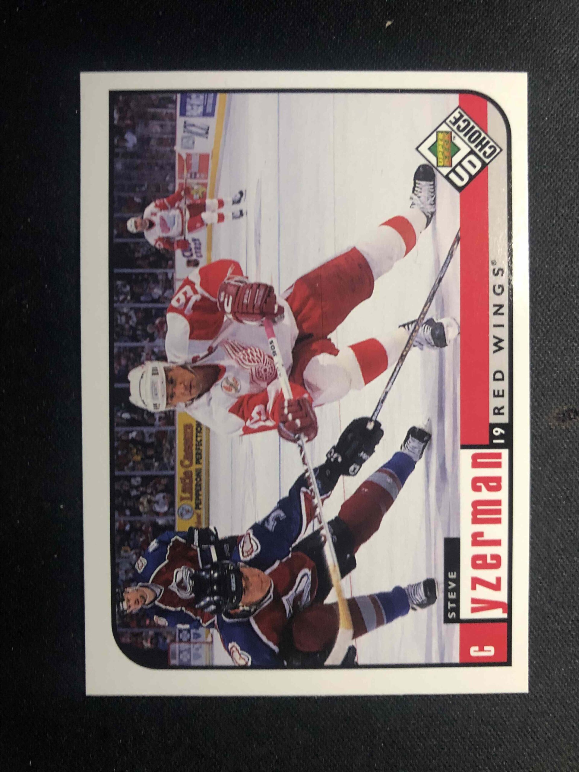1998/1999 Upper Deck UD Choice Base 73 Steve Yzerman