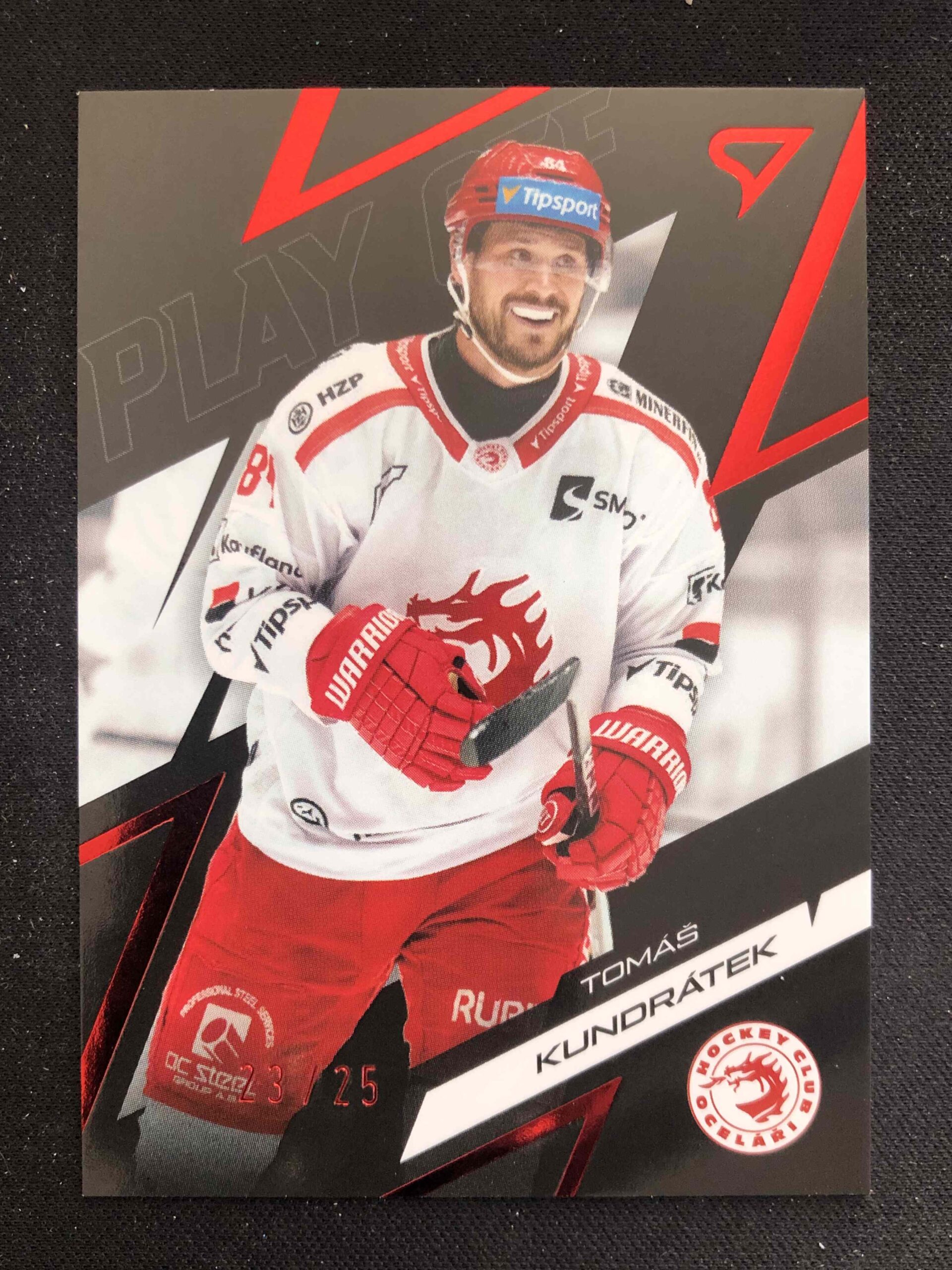 2025/2026 Sportzoo Play Off Ruby Red 39 Tomáš Kundrátek Paralel 23/25