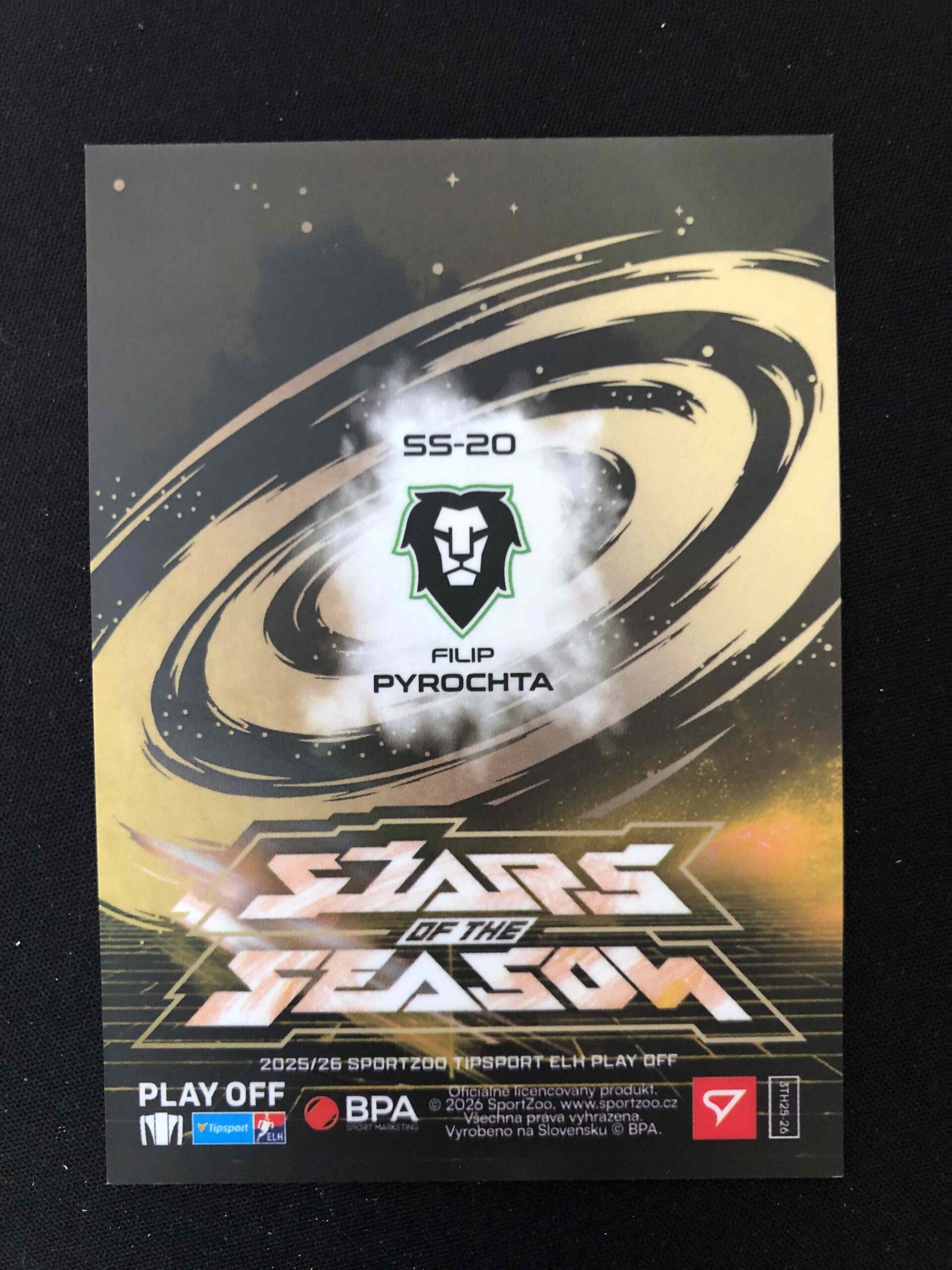 2025/2026 Sportzoo Play Off Stars of the Season Golden Script SS-20 Filip Pyrochta Inzert 39/50 - Obrázek 2