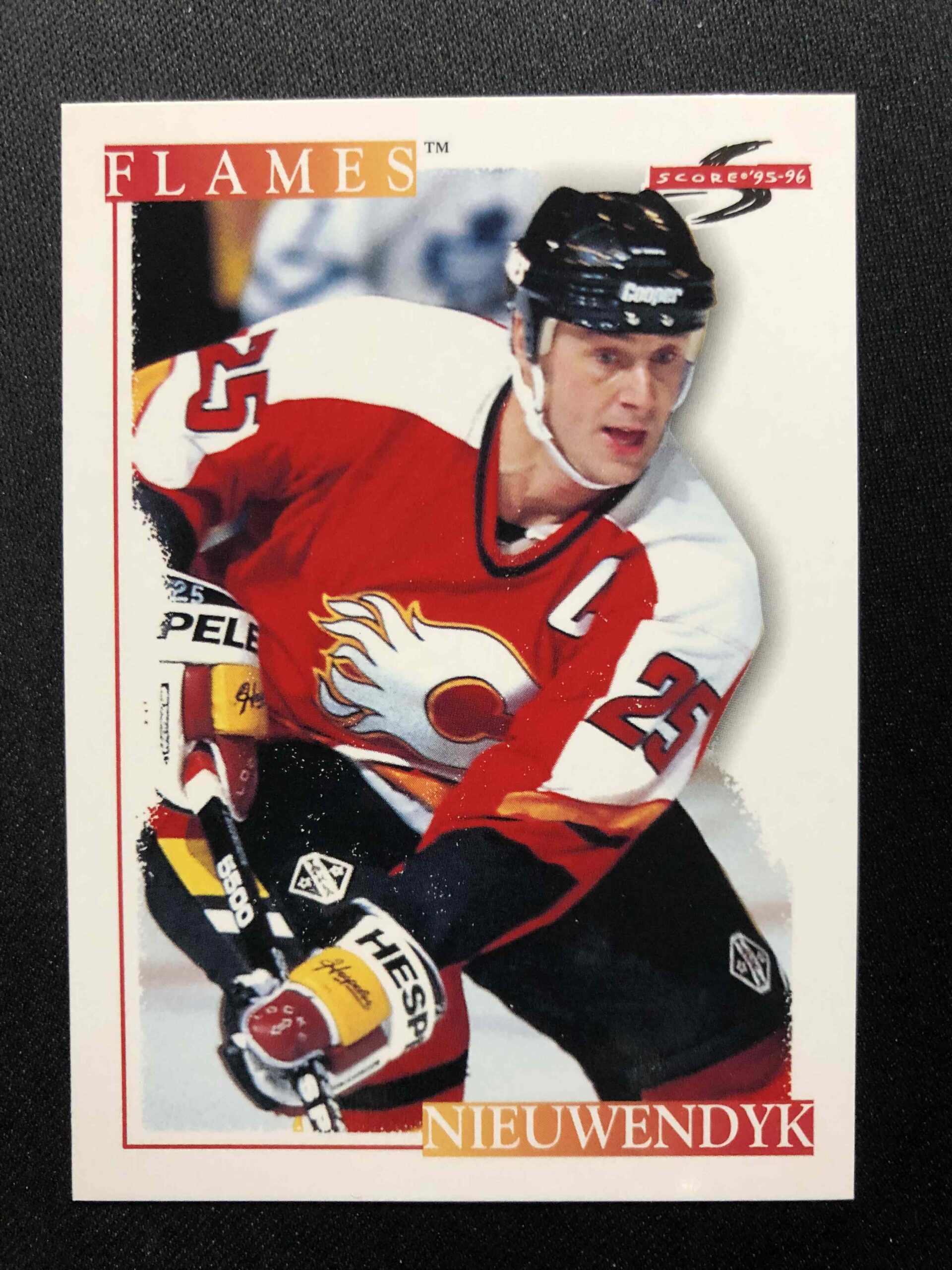 1995/1996 Pinnacle Score Base 229 Joe Nieuwendyk
