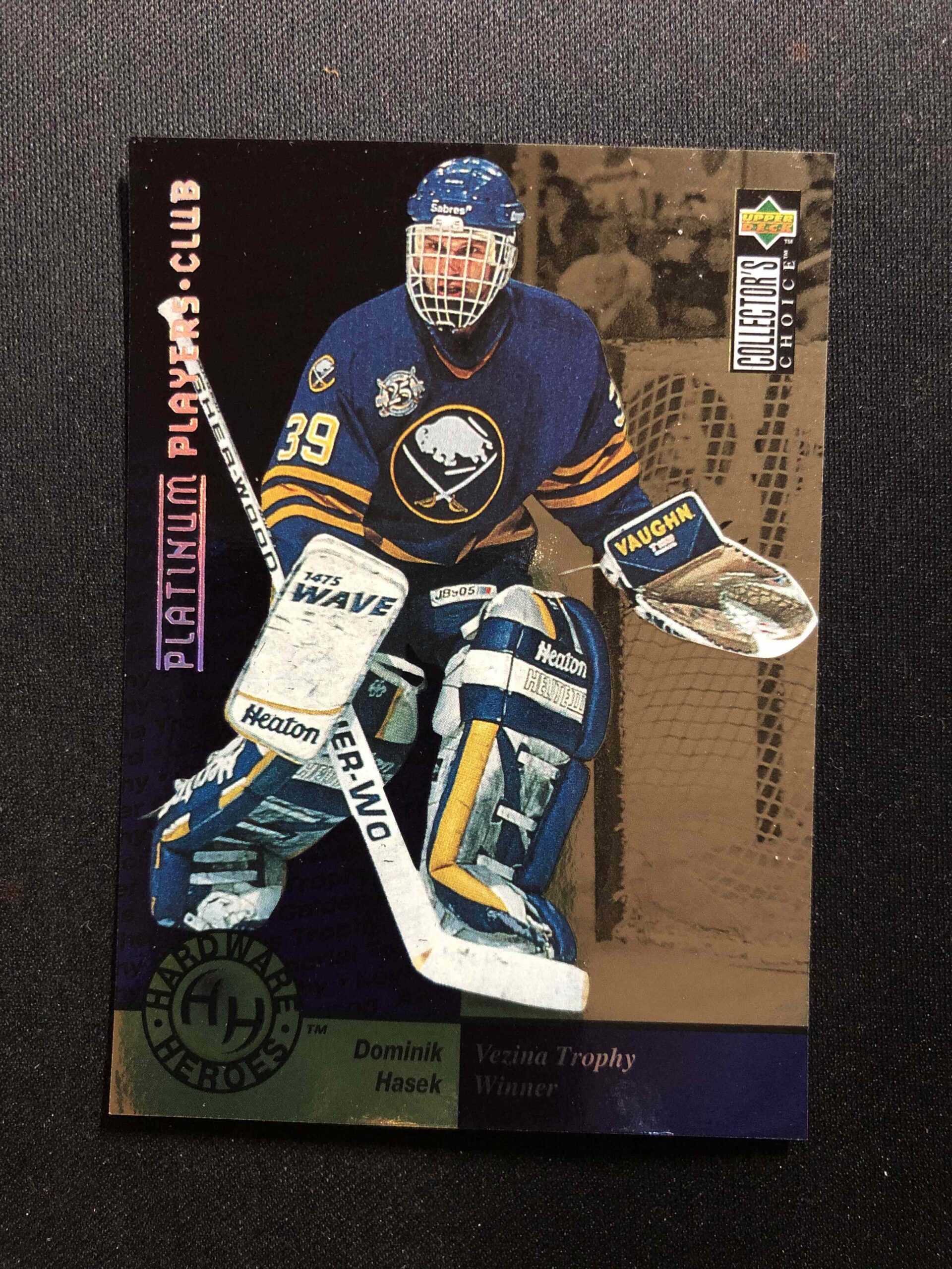 1995/1996 Upper Deck Collectors Choice Platinum Players Club 394 Dominik Hasek Paralel